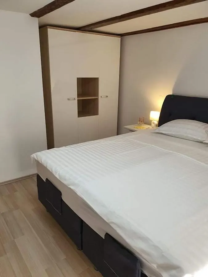 Aldi 4 Apartment Pula