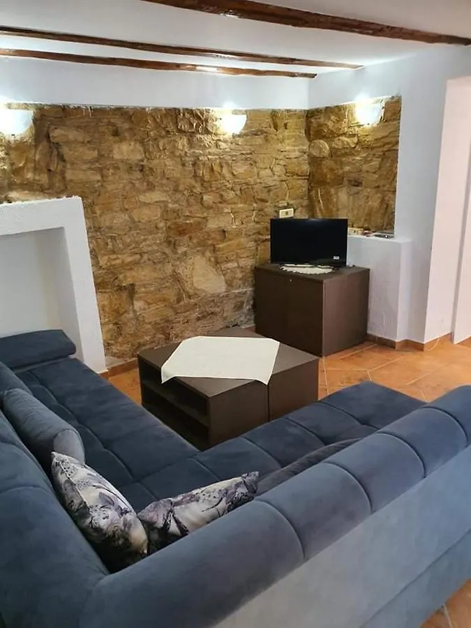Aldi 4 Apartment Pula