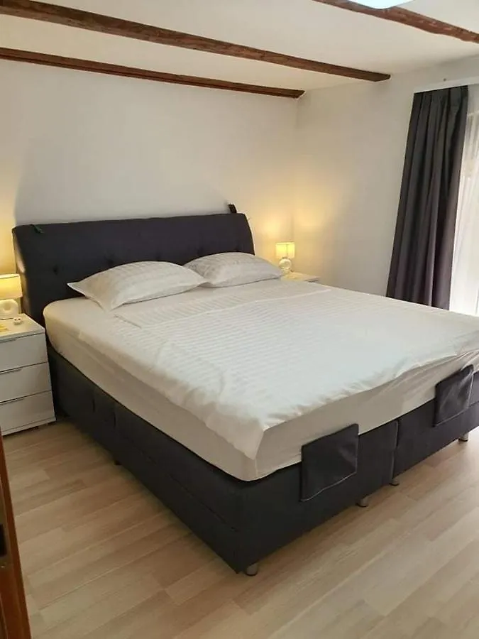 Aldi 4 Apartment Pula Croatia