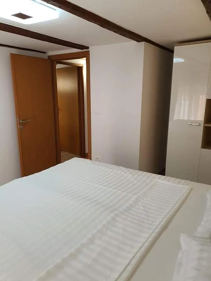 Aldi 4 Apartment Pula